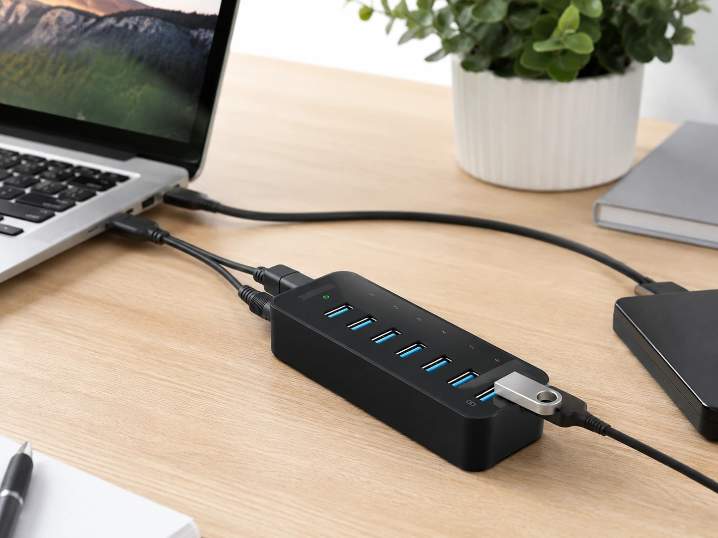 Best USB Hub for Desk (2026) -- 8 Picks for Small Desks & Compact Setups